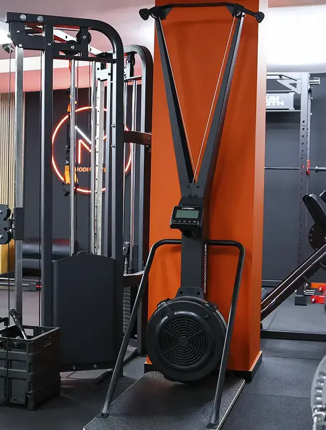 Modifícate Space, el nuevo centro de Antonio Crespo, ofrece entrenamientos presenciales eficaces en un entorno cómodo, privado y orientado a resultados.