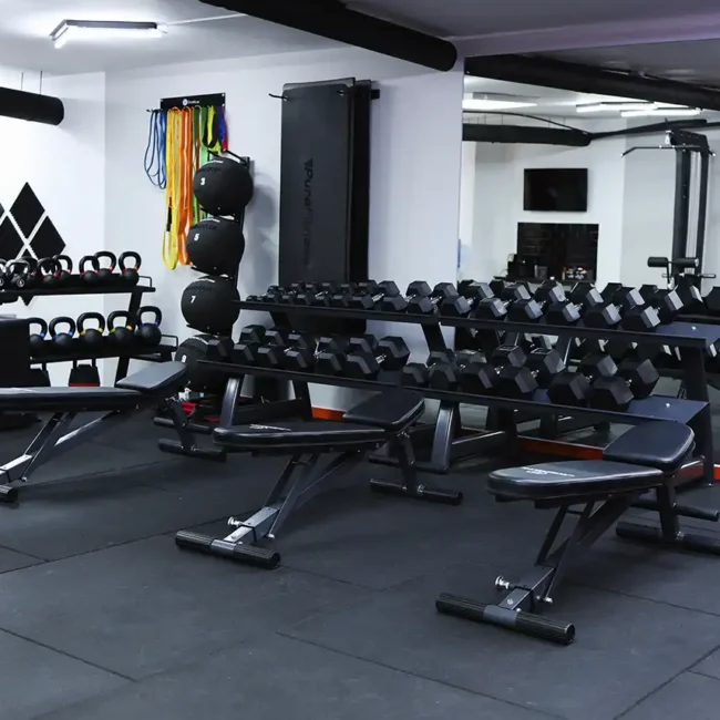 Modifícate Space, el nuevo centro de Antonio Crespo, ofrece entrenamientos presenciales eficaces en un entorno cómodo, privado y orientado a resultados.