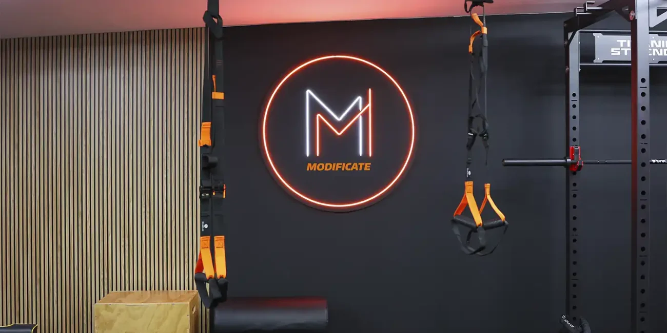 Modifícate Space, el nuevo centro de Antonio Crespo, ofrece entrenamientos presenciales eficaces en un entorno cómodo, privado y orientado a resultados.