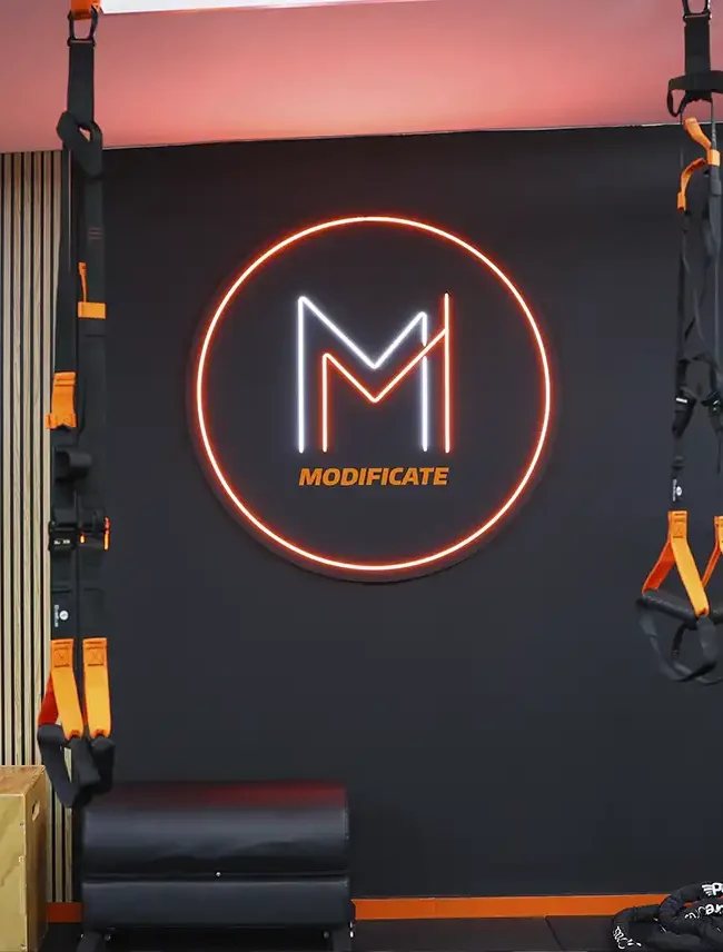 Modifícate Space, el nuevo centro de Antonio Crespo, ofrece entrenamientos presenciales eficaces en un entorno cómodo, privado y orientado a resultados.